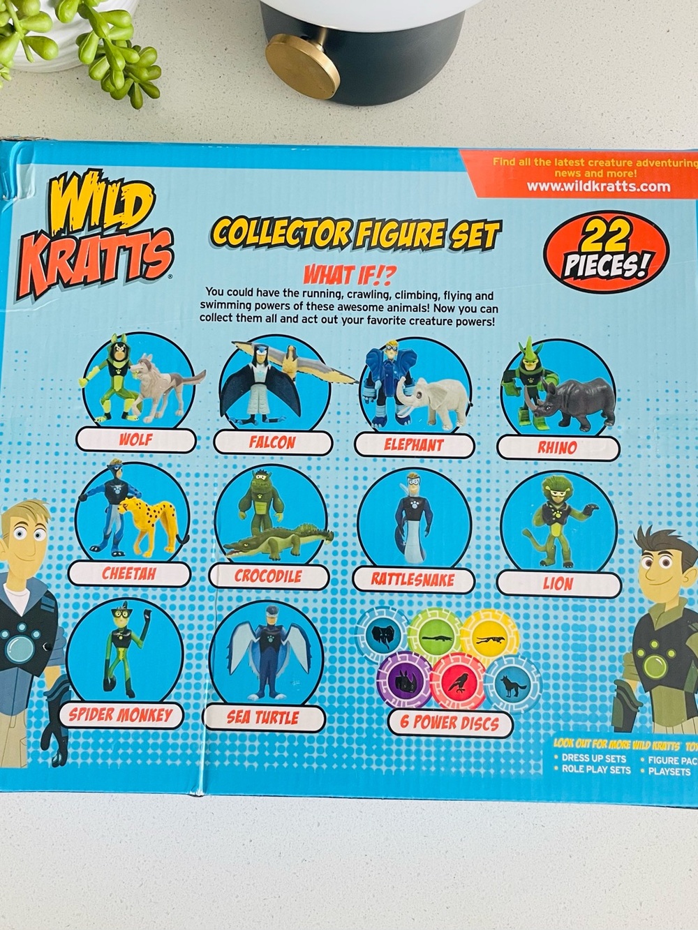 Wild Kratts 22 piece Collectors Figure Set - Picture 8 of 8
